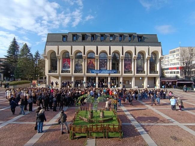Двадесет и осмото издание на Международните детско-юношеските хорови празници „Добри Войников“ беше открито в Шумен