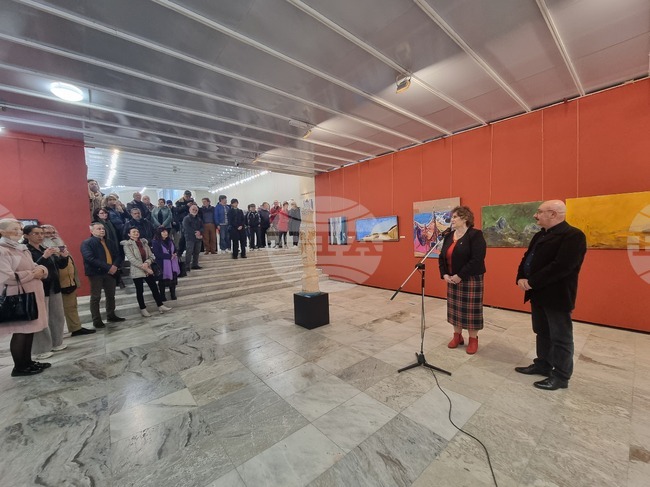 Близо сто творби на плевенски художници са представени в традиционния пролетен салон