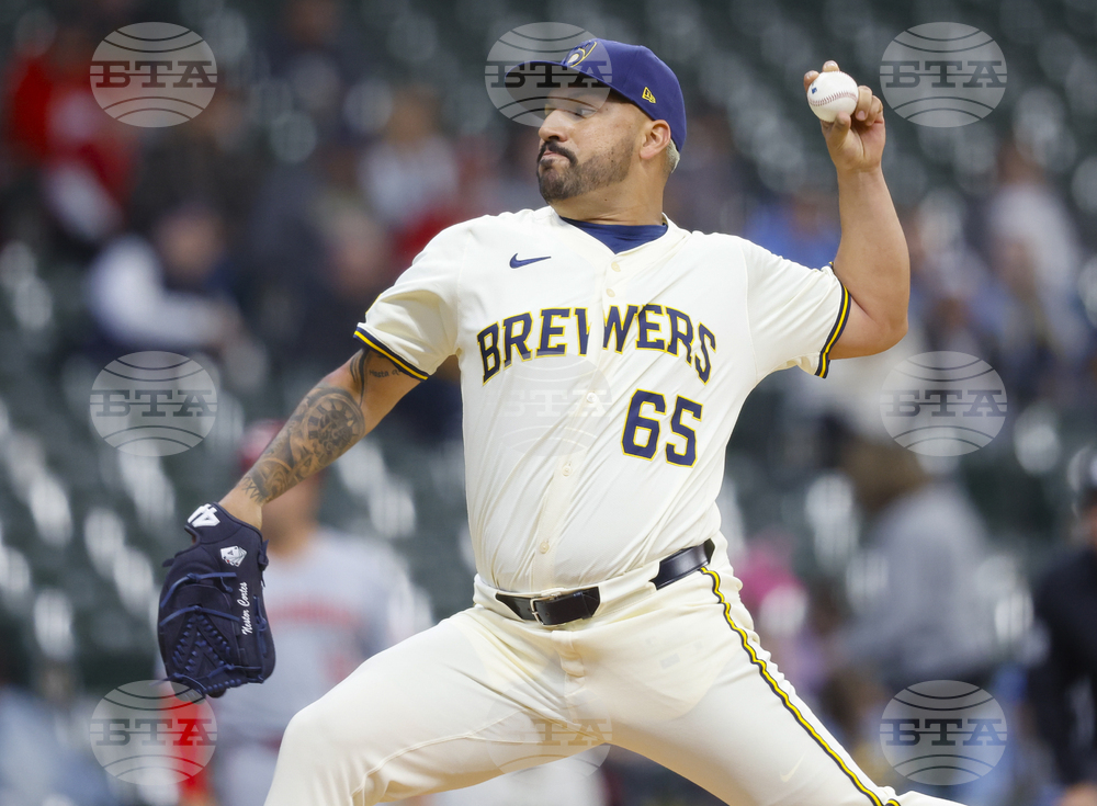 Reds Brewers Baseball