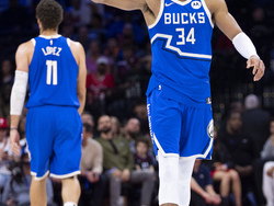 Bucks 76ers Basketball