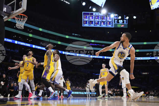 Голдън Стейт спечели визитата си на Лос Анджелис Лейкърс 