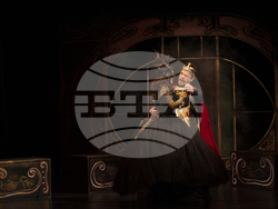 „Дивите лебеди“ в Младежкия театър, снимка – Младежки театър/Гергана Дамянова