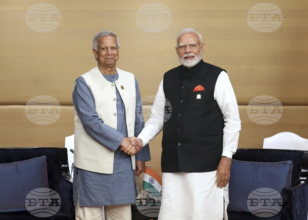 Нарендра Моди изрази пред ръководителя на временното правителство на Бангладеш безпокойство за малцинствата там