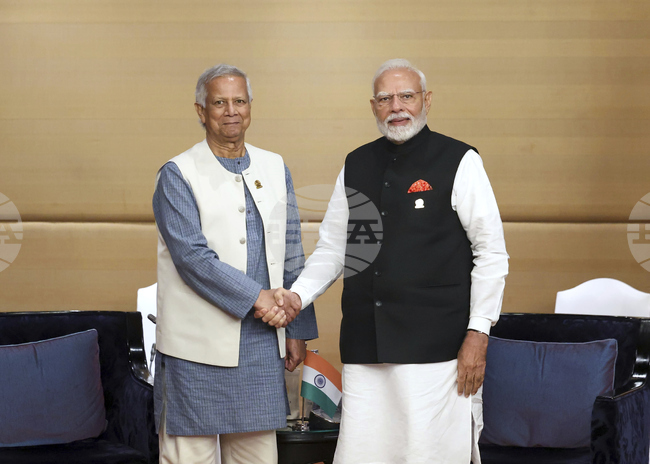 Нарендра Моди изрази пред ръководителя на временното правителство на Бангладеш безпокойство за малцинствата там