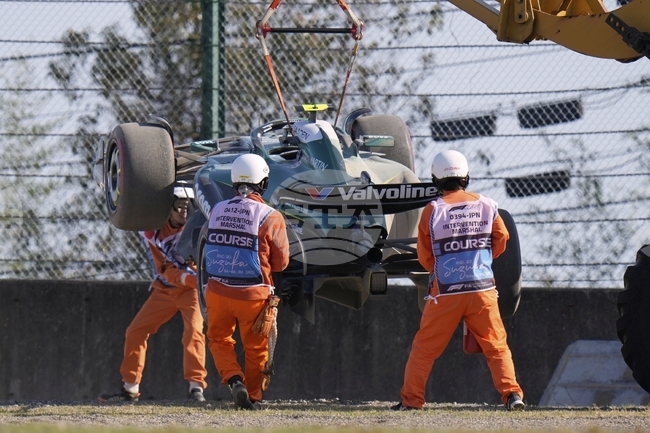 Четири спирания и един тежък инцидент белязаха втората свободна тренировка преди Гран при на Япония