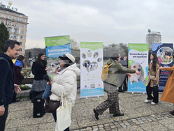 Изложба „Една подадена ръка"