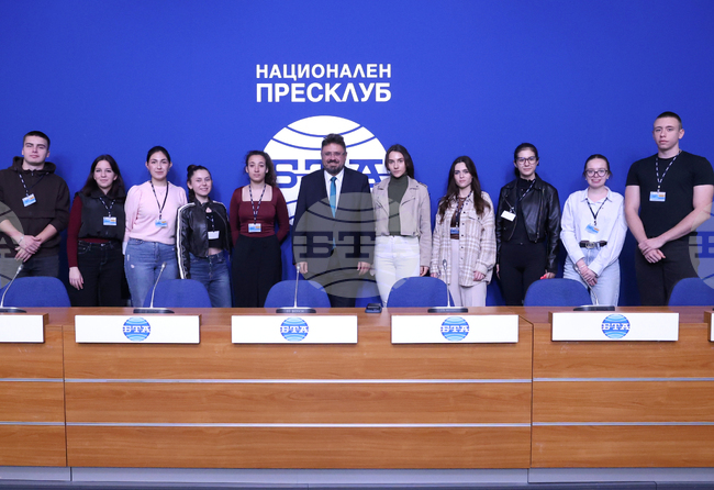 БТА - Кирил Вълчев - възпитаници на Априловската гимназия в Габрово - стаж в агенцията