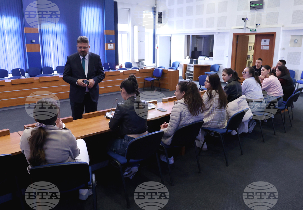 БТА - Кирил Вълчев - възпитаници на Априловската гимназия в Габрово - стаж в агенцията