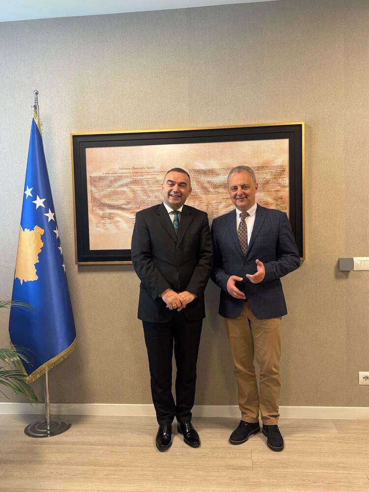 Посланикът на България в Косово Христо Краевски се срещна на 2 април 2025 г. с председателя на Търговска камара на Косово (TKK) г-н Лулзим Рафуна