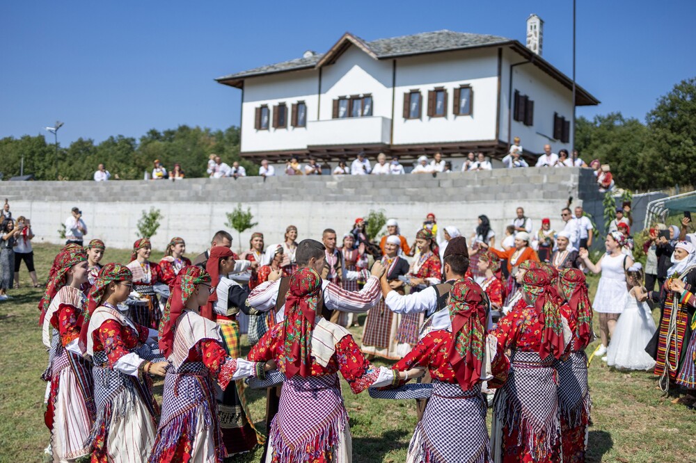 Организаторите на Събора „На мегдана на другата България“ в Лион представиха благотворителната кауза, която фолклорното събитие ще подкрепи