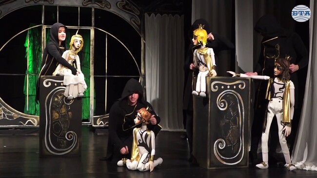 „Дивите лебеди“ в Младежкия театър: Да бъдем заедно, да вярваме в себе си и на човека до нас