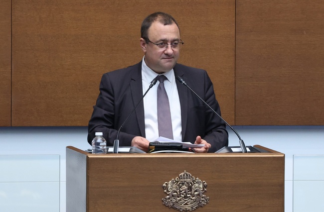 Към момента пред МРРБ не са отчетени извършени дейности по подмяна на водопровод и канализация на булевард в Копривщица, каза министър Иванов