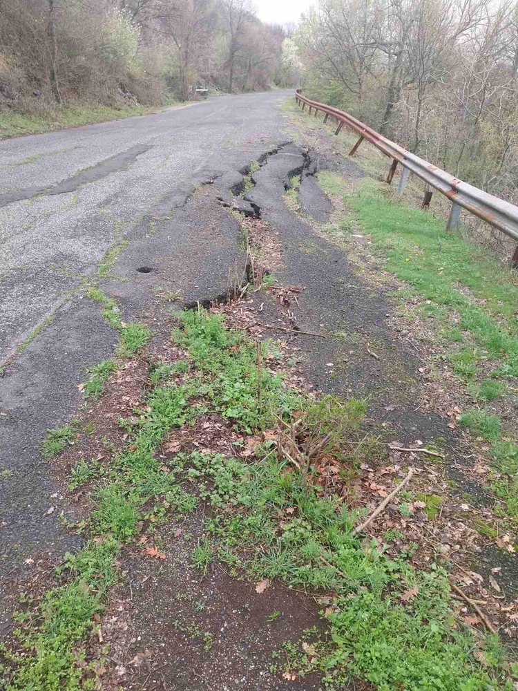 Община Момчилград настоява пред АПИ за ремонт на два републикански пътя