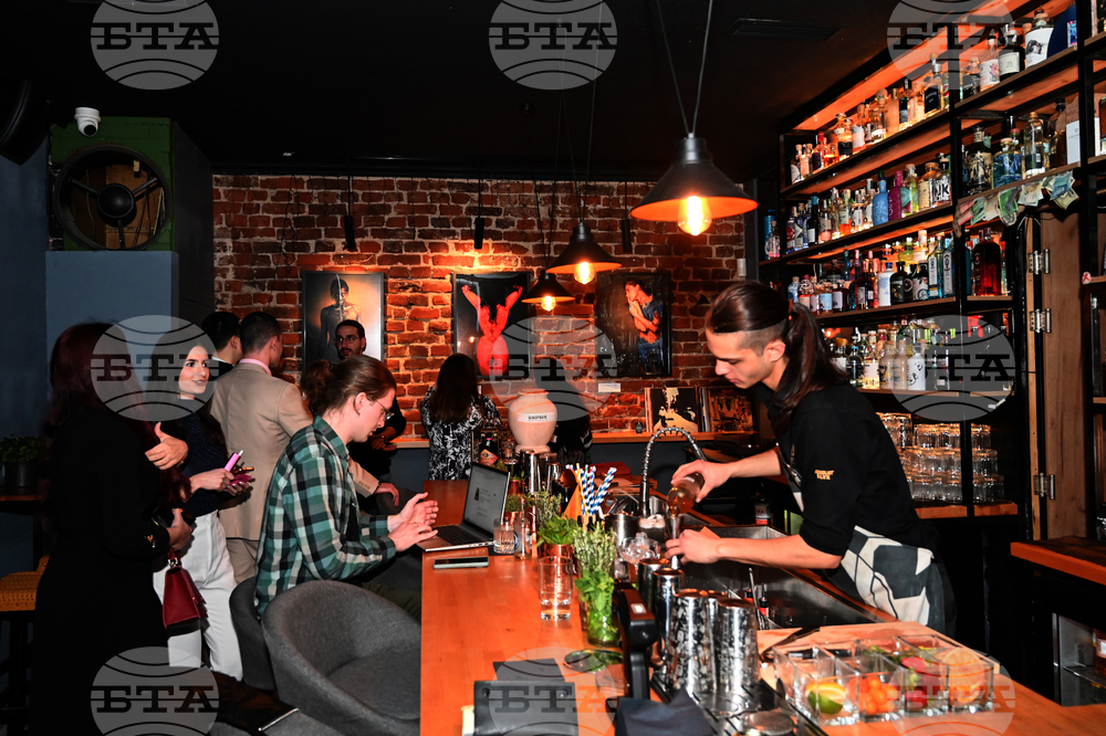 Изложба "Воалът между световете" - откриване