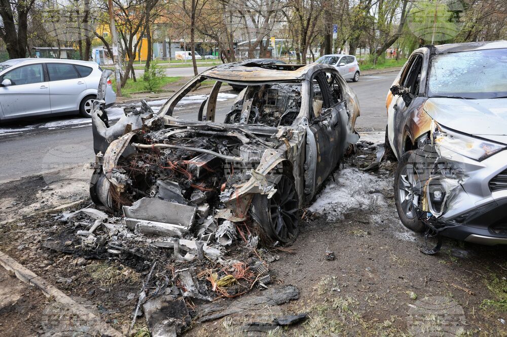 Бургас - изгорели автомобили