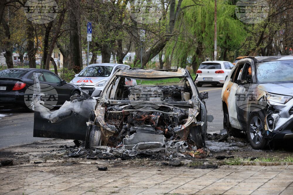 Бургас - изгорели автомобили