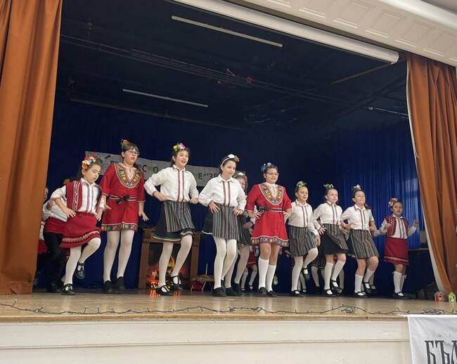 Възпитаници от Българско училище „Звънче“ ще вземат участие в български фолклорен концерт в Лондон 