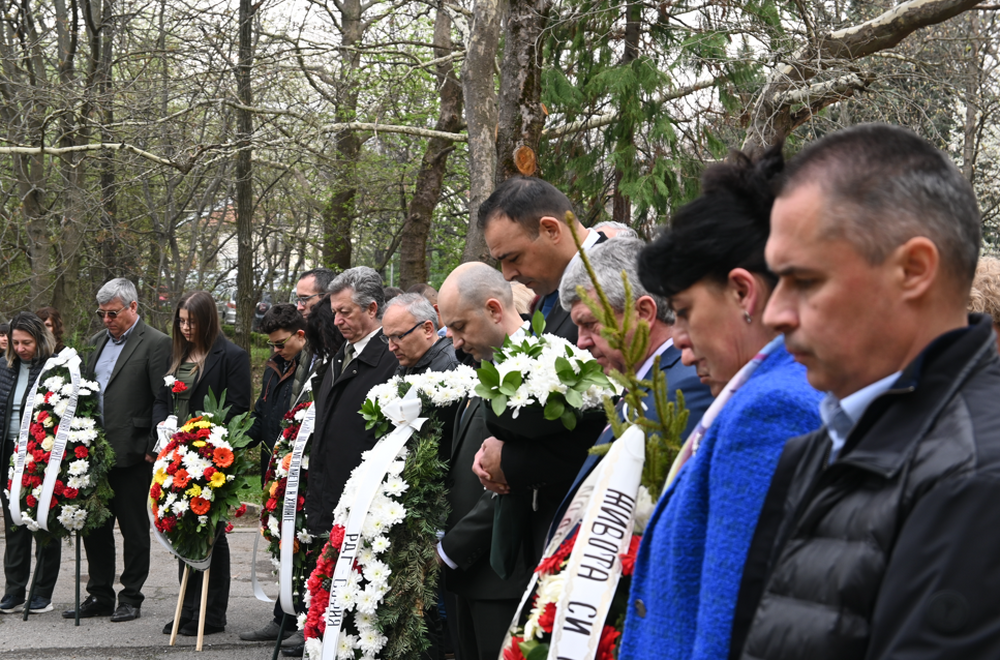 Лесотехническият университет проведе възпоменателна церемония по поднасяне на венци и цветя в памет на загиналите лесовъди