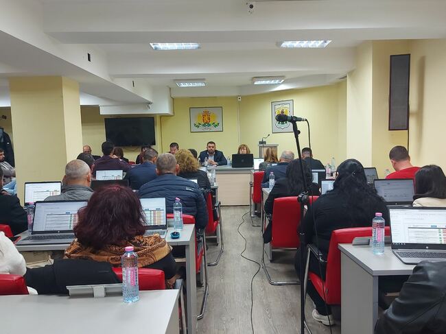 Общинският съвет на "Родопи" прие декларация срещу изграждането на кариера за добив на пясъци и дребни чакъли в землището на с. Първенец
