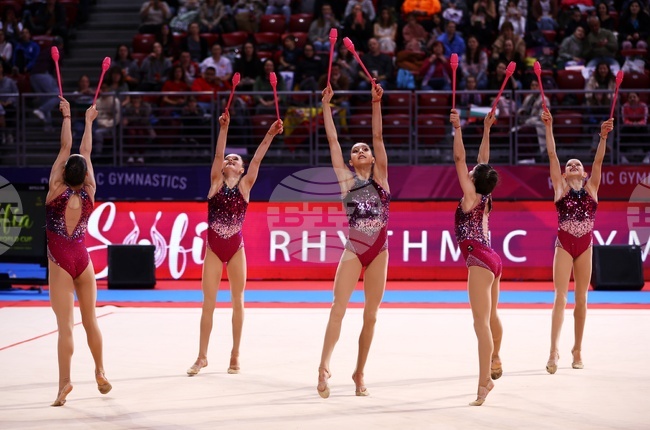 Ансамбълът на България за девойки стана шампион в многобоя на Европейската купа по художествена гимнастика в Бургас