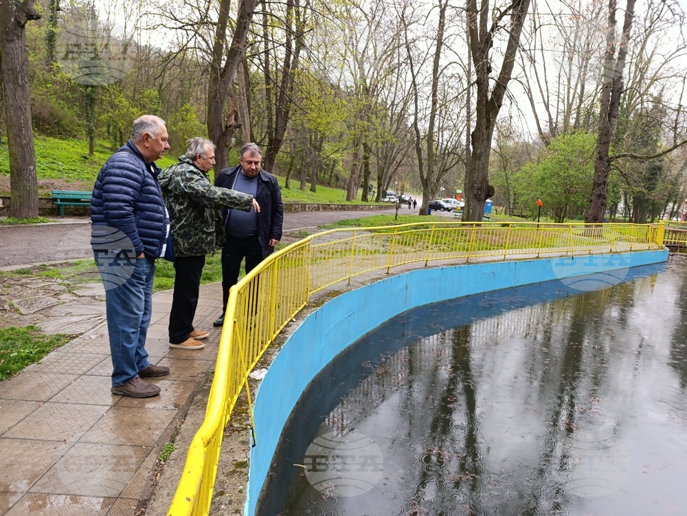 Община Шумен: Започва почистване на парка „Кьошкове“ от детската площадка към „Лъвчето“