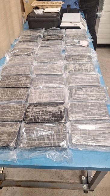 АП София: Кокаин за 5 400 000 лева е открит в тайник на автомобил в района на ГКПП Калотина