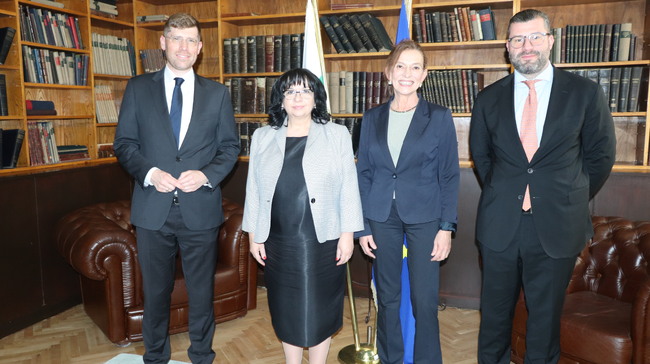 Министърът на финансите Теменужка Петкова обсъди с посланика на Германия у нас ефектите върху икономиката след митата, наложени от САЩ