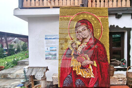 Село Скандалото - тъкани икони