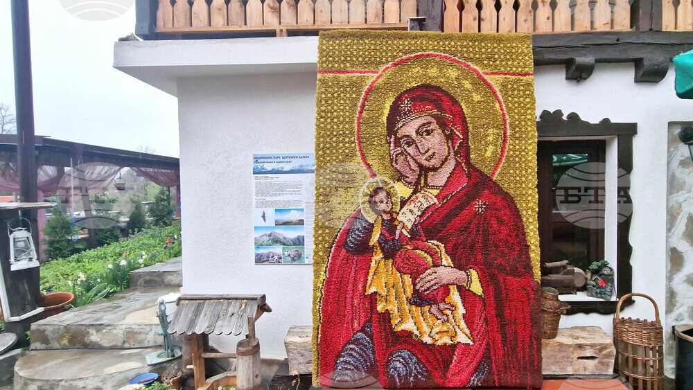 Село Скандалото - тъкани икони