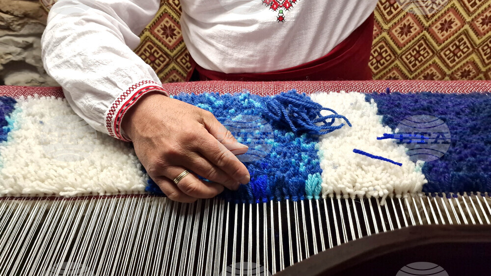 Село Скандалото - тъкани икони
