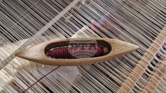 Първото българско училище „Надежда Станчова – Лейди Мюър“ в Единбург търси родопски китеник за изложба на кукерските традиции