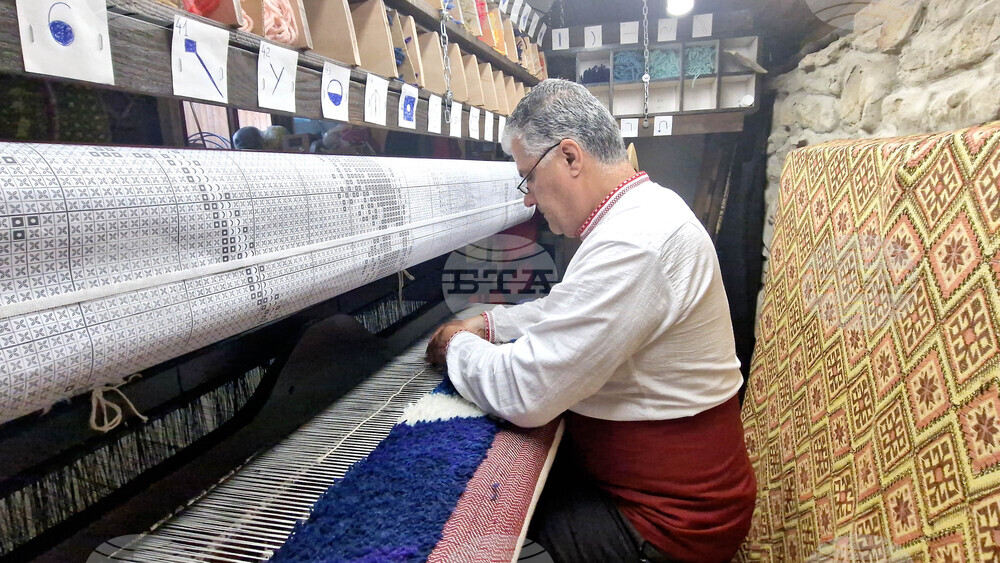 Село Скандалото - тъкани икони