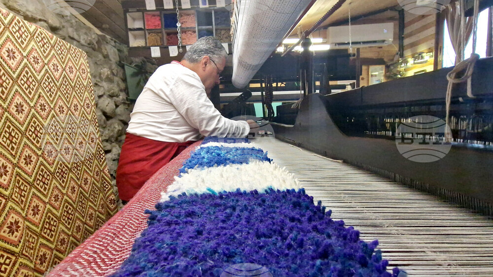 Село Скандалото - тъкани икони