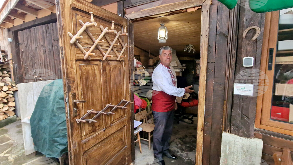 Село Скандалото - тъкани икони