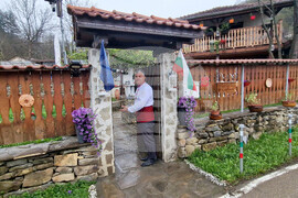 Село Скандалото - тъкани икони