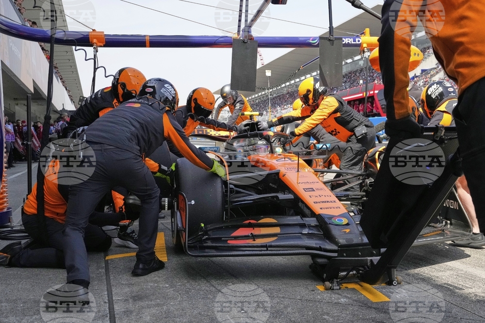 Британецът Лондо Норис от Макларън беше най-бърз в третата свободна тренировка на пистата "Сузука" преди Гран При на Япония във Формула 1