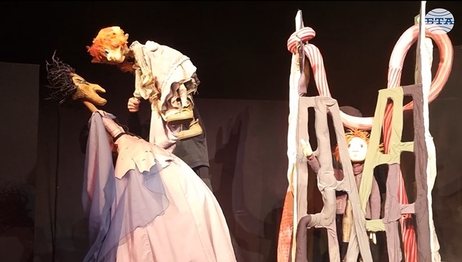 „Хензел и Гретел“ е премиерният спектакъл за деца на театъра в Плевен