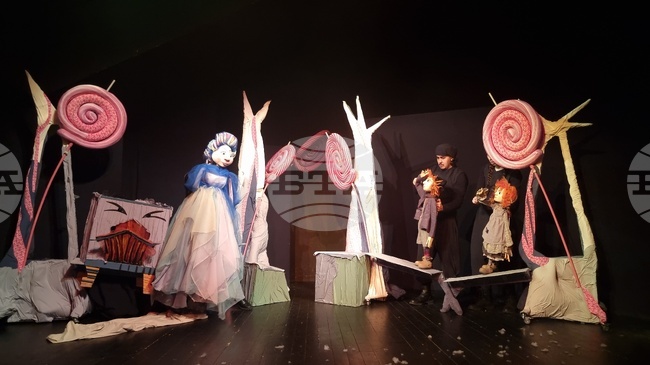 „Хензел и Гретел“ е премиерният спектакъл за деца на театъра в Плевен