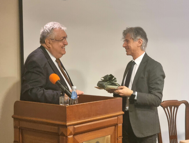 Центърът за конституционализъм и демокрация - Конституцията на Италия на български език - представяне