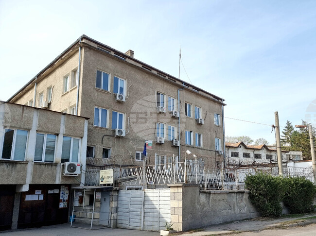 Съдът в Кюстендил наложи наказание "лишаване от свобода" за четири месеца на затворник, опитал да избяга от болница