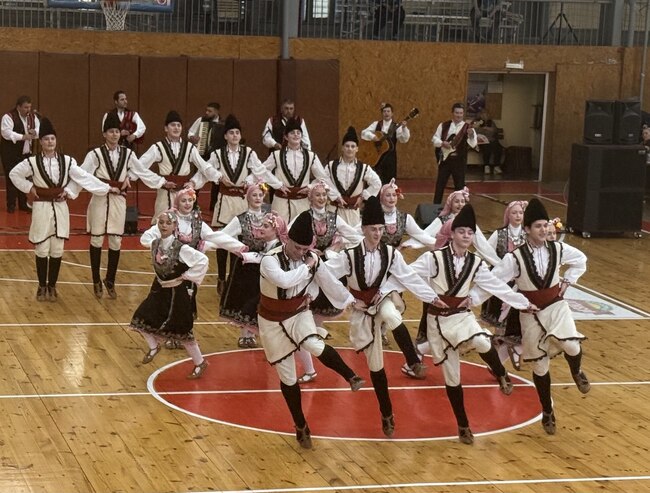 Община Русе: На фестивала “Русчуклийска среща” кметът Пенчо Милков връчи почетни плакети на участниците