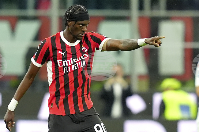 Тами Ейбрахам се отправи към Истанбул за трансфер в Бешикташ