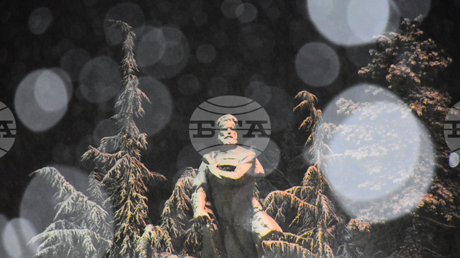 Започна приемът на творби за националния конкурс за стихотворение и есе „Живеем в земята на Ботев“