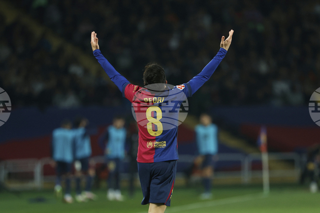 Тони Кроос похвали представянето на Педри в Барселона