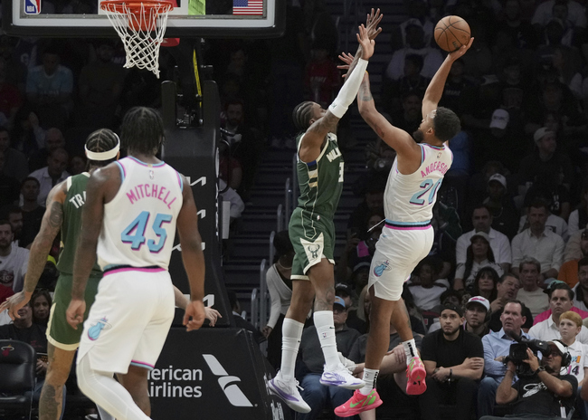 Десети трипъл-дабъл на Яник Адетокумбо през сезона в НБА, Антъни Едуардс вкара 37 точки за Минесота