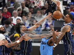 APTOPIX Mavericks Clippers Basketball