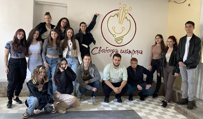 Младежката форум-театрална група „Свободни електрони“ ще представи „Алисия в страната на веществата“ в Сливен