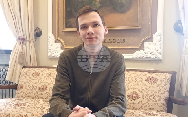 Моята мечта е в Плевенския театър да развием кукленото изкуство, казва актьорът Иван Жунтовски