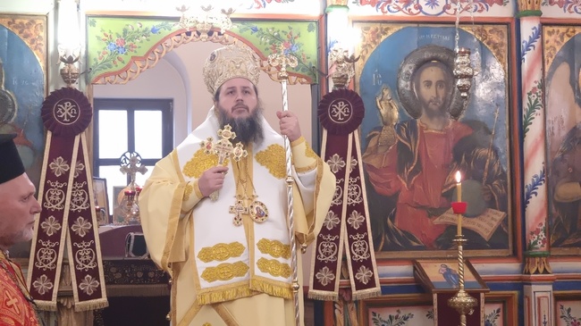 Господ Иисус Христос изисква от нас да се стремим да бъдем и ние святи и съвършени, каза Велбъждският епископ Исаак в Кюстендил