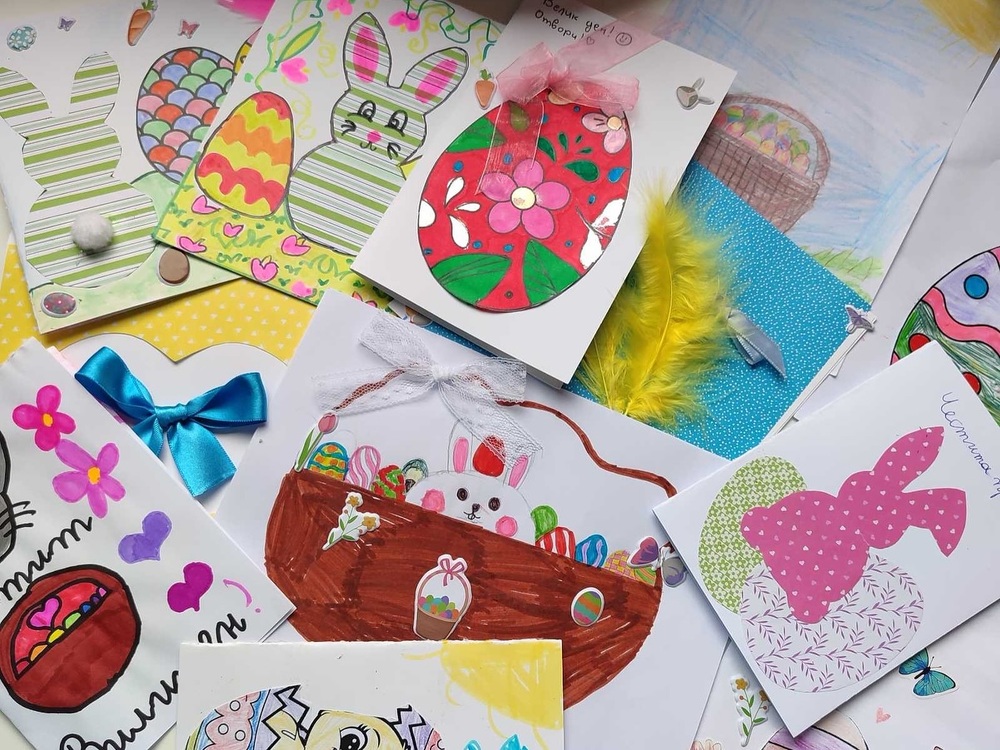 Деца от Ямбол се включват в кампанията „Бъди човек“ с изработени от тях великденски картички за самотноживеещи възрастни хора